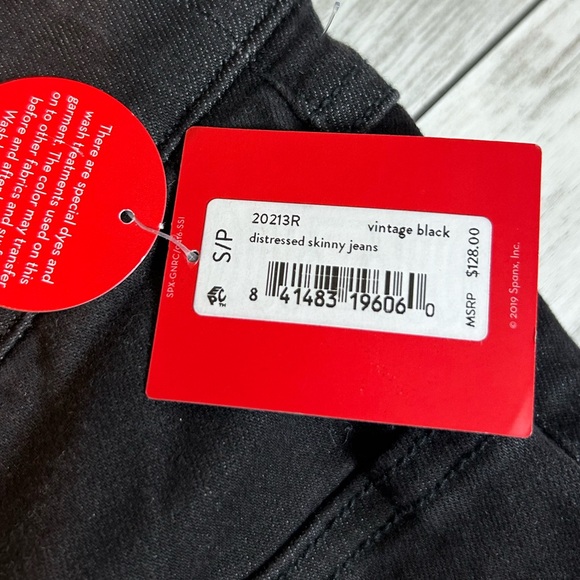 SPANX Distressed Skinny Jeans Vintage Black NWT - Picture 4 of 4